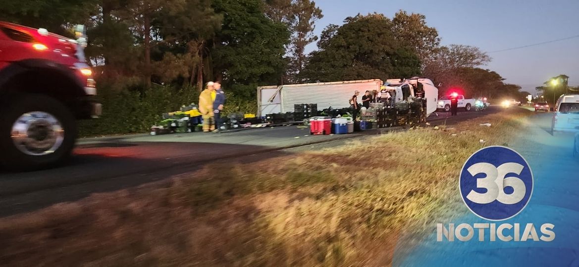 Vehículo pesado vuelca en Filadelfia, Guanacaste