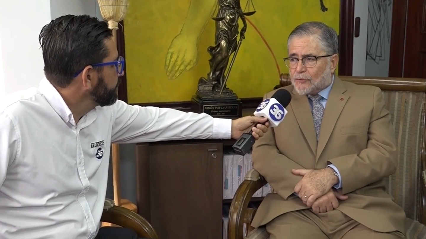 Abogado Juan Diego Castro apoya al presidente después de debate cuestionado