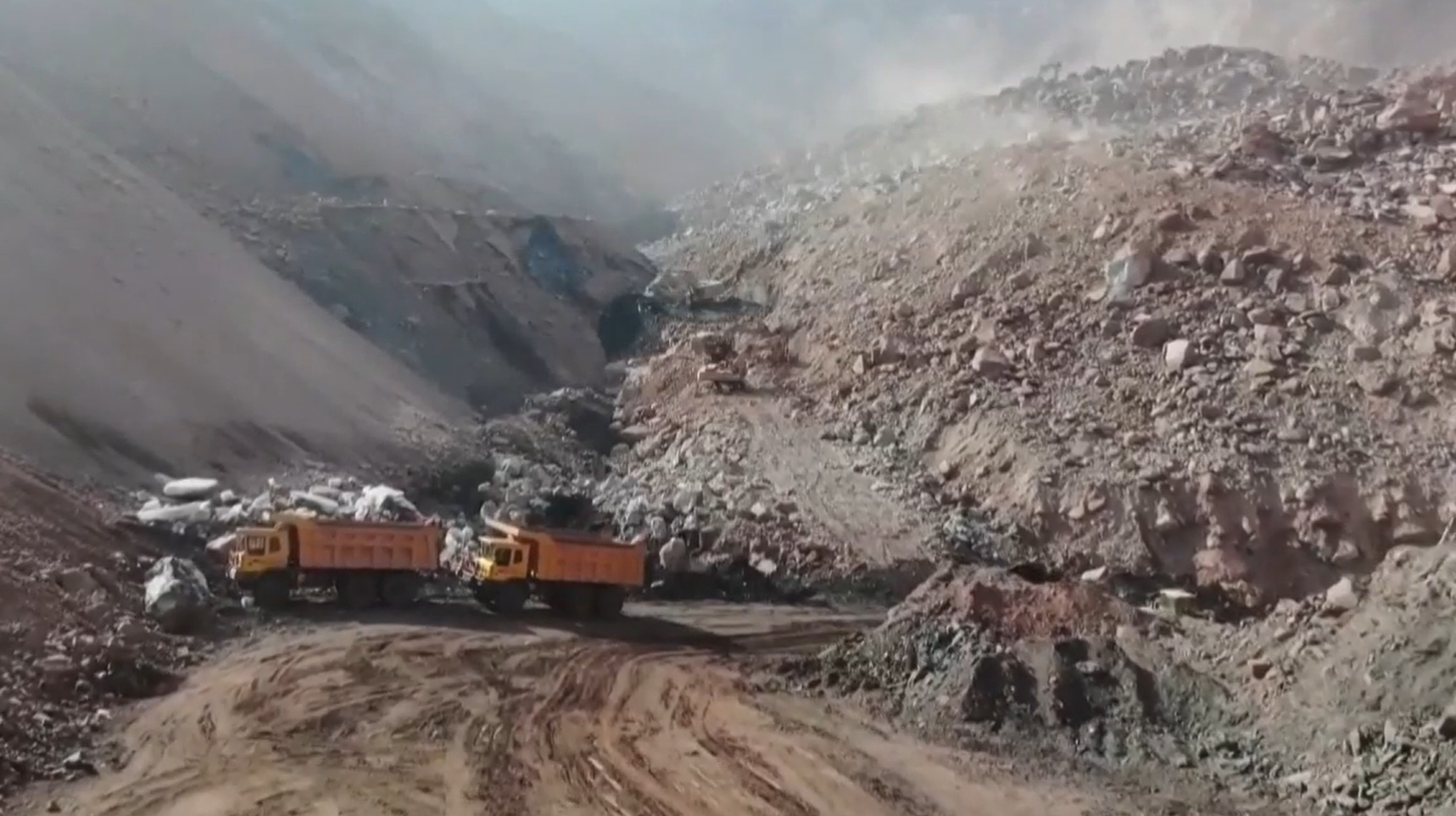 Derrumbe en mina de carbón en China deja cinco muertos y 48 desaparecidos
