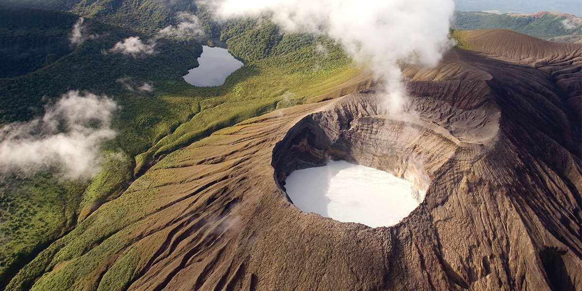 El Volcán Rincón de la Vieja sigue en constante actividad con tres pequeñas erupciones registradas esta madrugada
