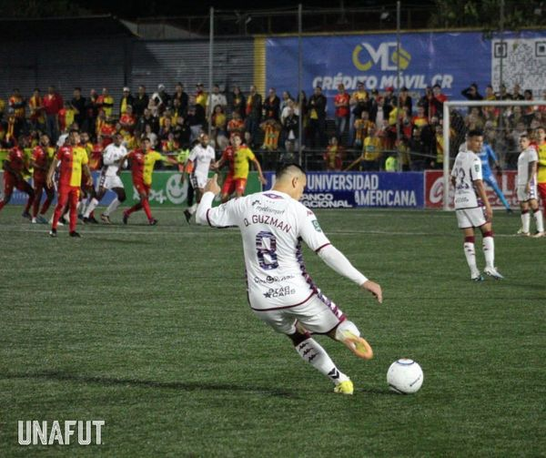 Saprissa vence al Herediano en el primer round de la semifinal