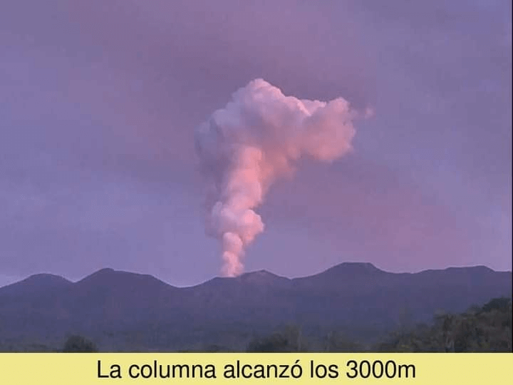Erupción freática del Volcán: 3,000 metros