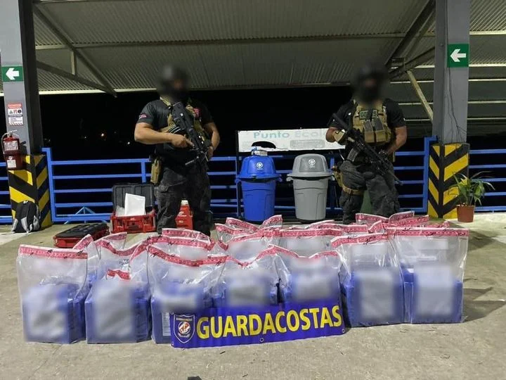 Detenidos Colombianos con Cargamento de Cocaína