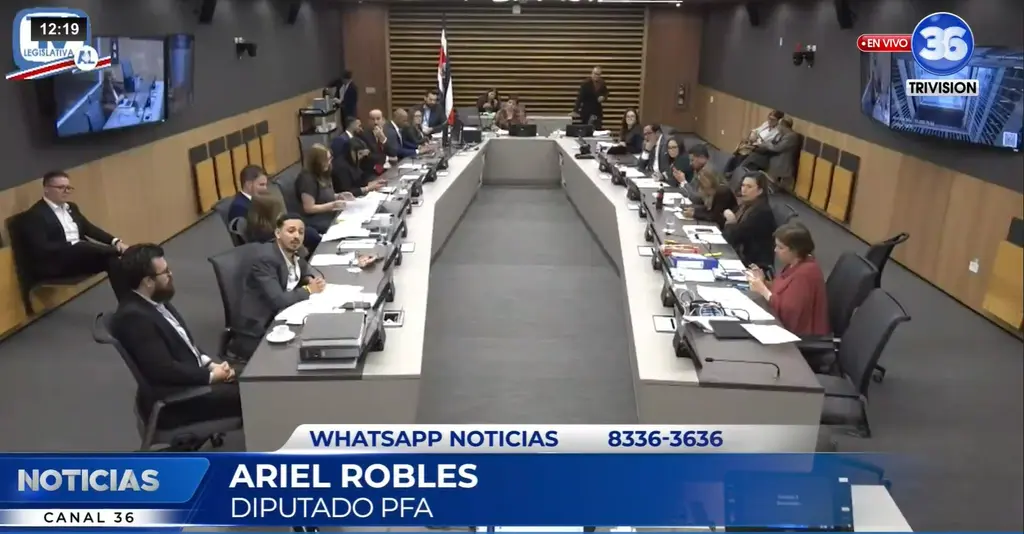 Esmeralda Britton Informa sobre La Rueda de la Fortuna