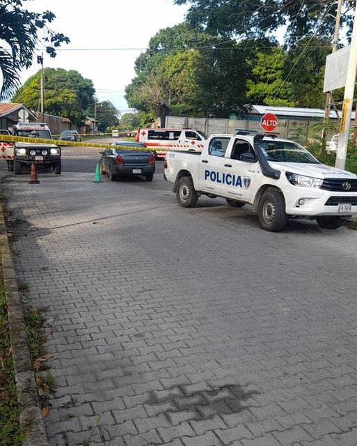 Hallazgo Impactante en Liberia: Cuerpo en Vehículo