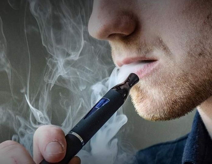 Costa Rica Prohíbe Vapeadores a Menores: Riesgos y Comparativas