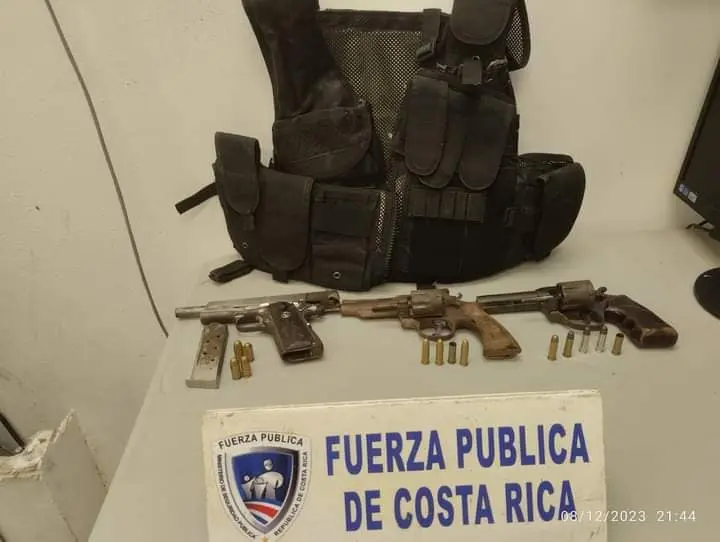 Operativo en Santa Cruz- Detención y Decomiso