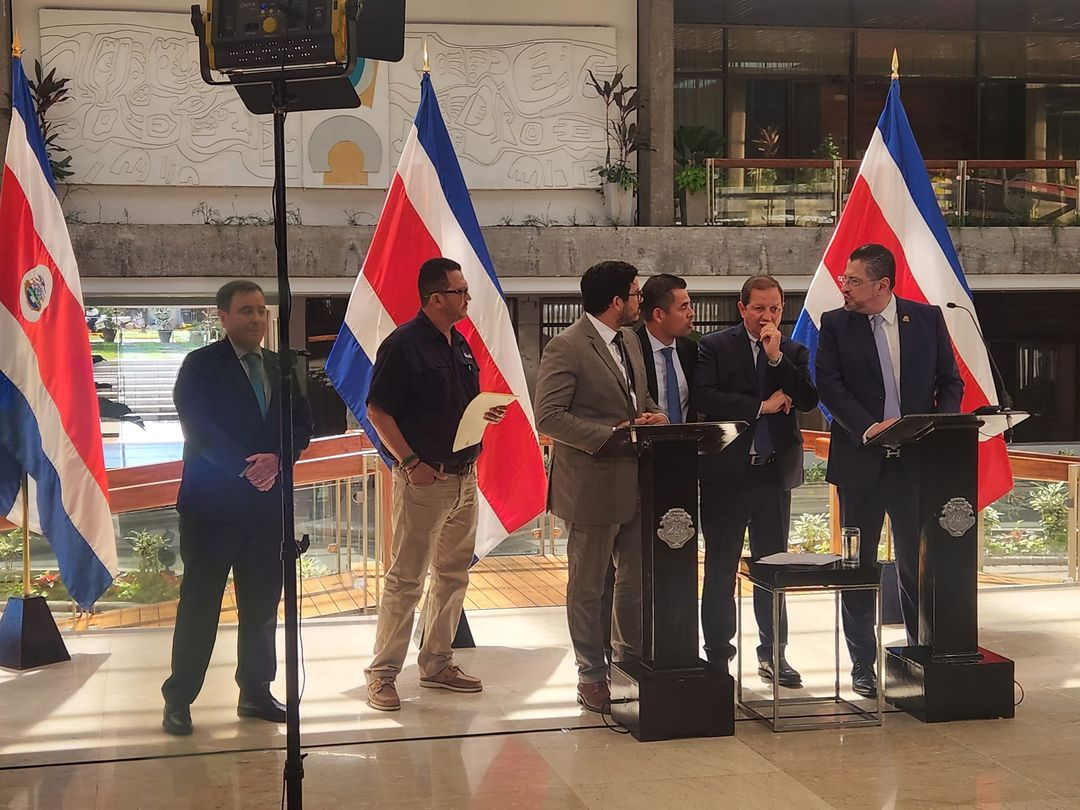 Laica, Ministerio de Agricultura y el Gobierno Benefician a 7,000 Pequeños Productores de Caña