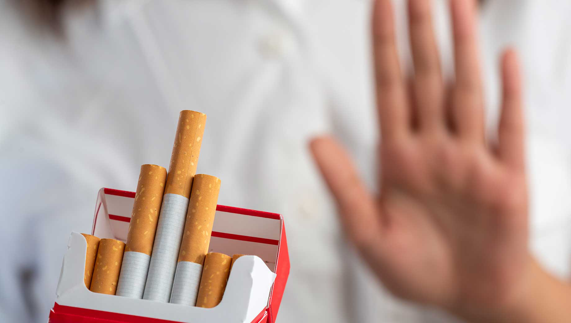 Buscan subir precio del cigarrillo
