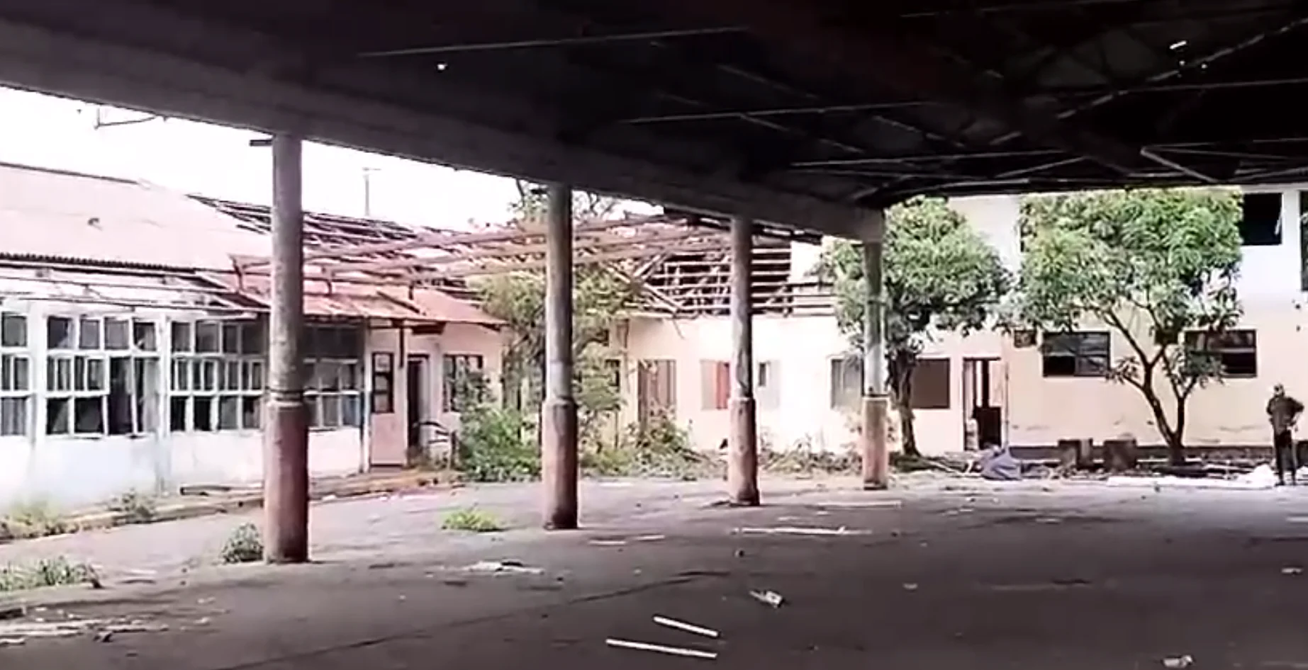 Propiedad destinada a ciudad gobierno es tomada por personas de la calle