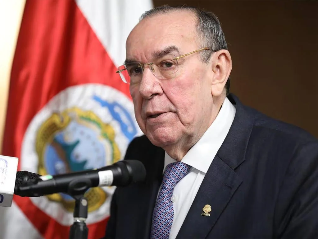 Presidente de la Asamblea critica la "Ley Jaguar"