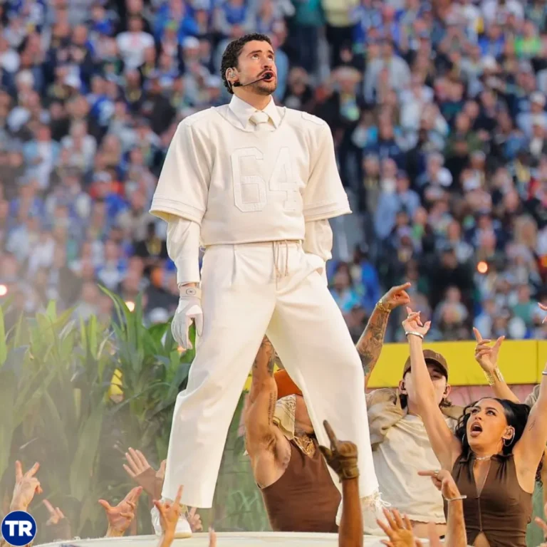Bad Bunny deslumbra en el medio tiempo del Super Bowl LX destacando la cultura latina